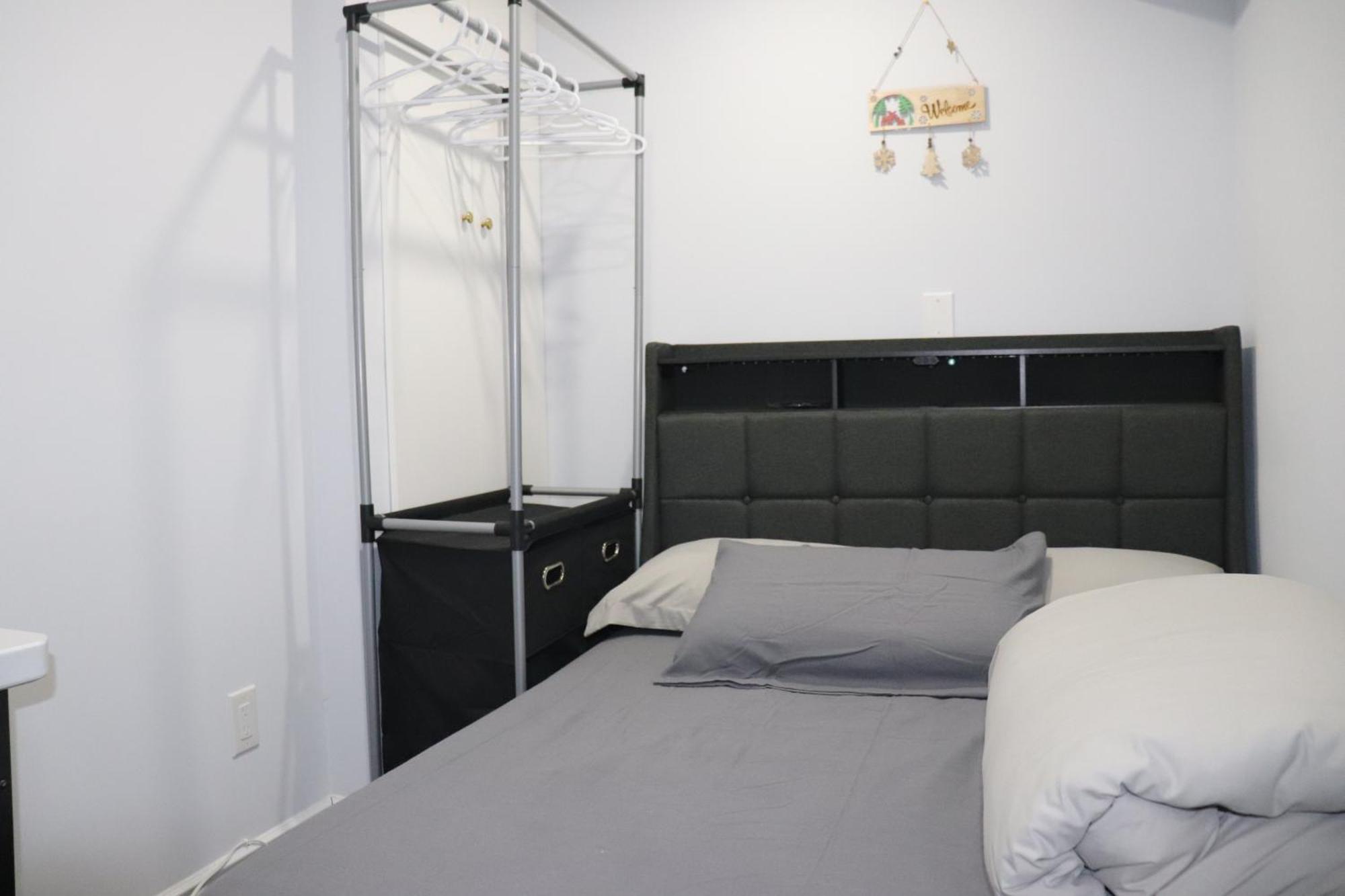 Garden 2 Bedroom Apt - Free Parking Wifi Laundry Workstation Brampton Buitenkant foto