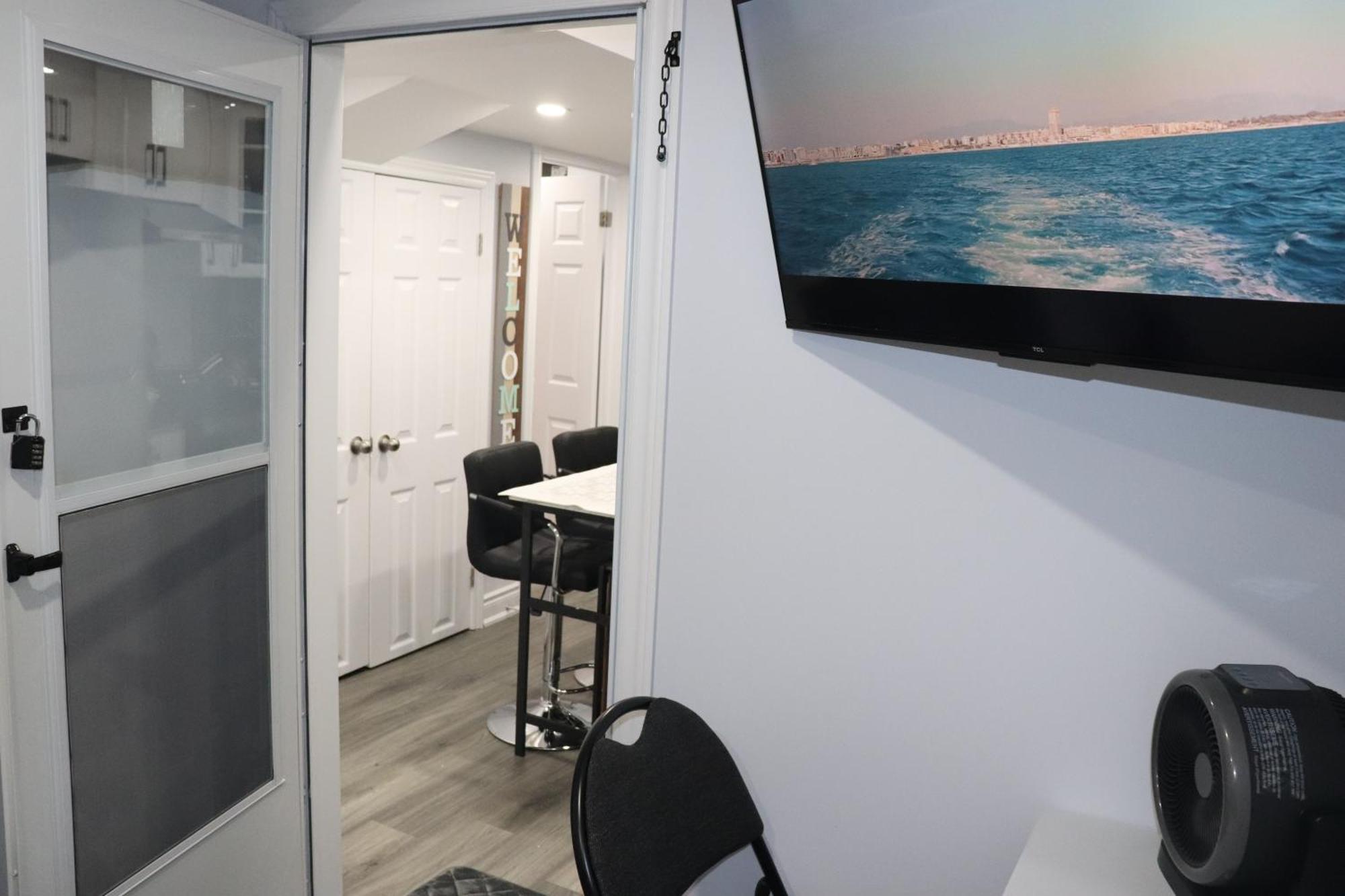 Garden 2 Bedroom Apt - Free Parking Wifi Laundry Workstation Brampton Buitenkant foto